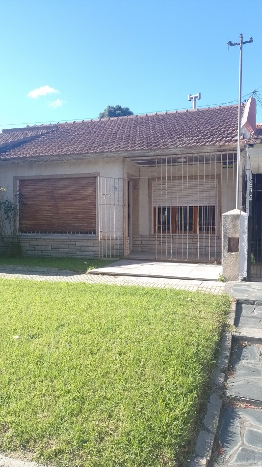 Chalet a reciclar en Villa Primera.