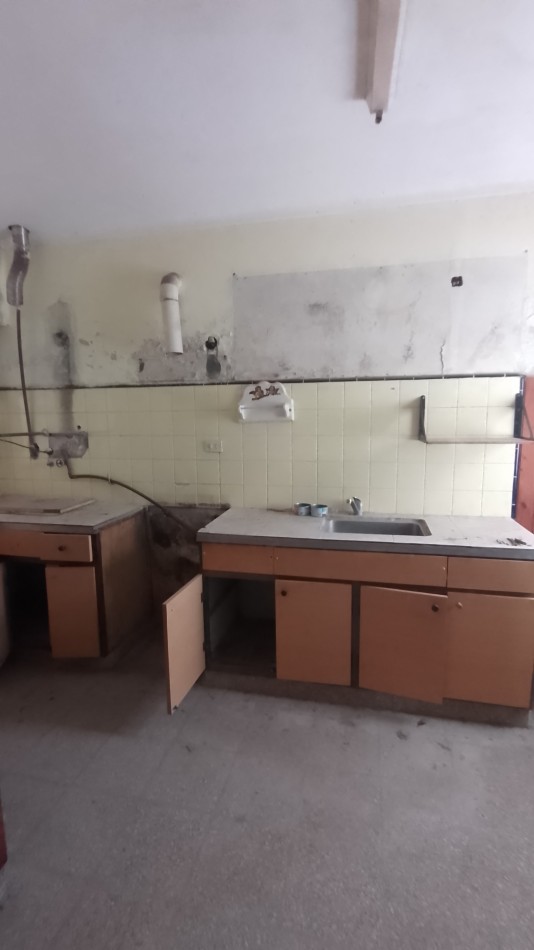 Chalet a reciclar en Villa Primera.