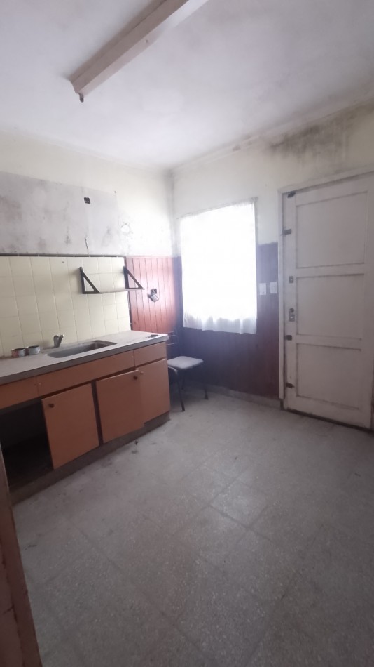 Chalet a reciclar en Villa Primera.