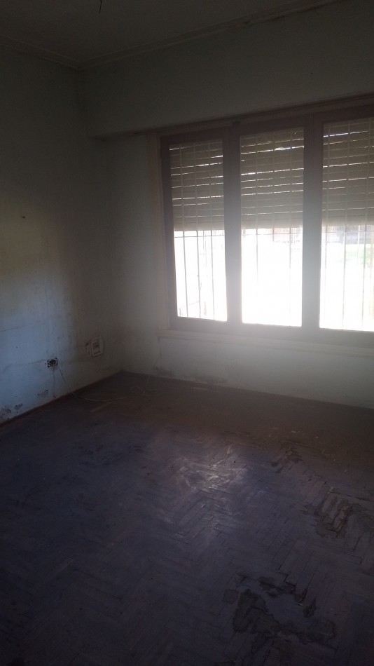 Chalet a reciclar en Villa Primera.