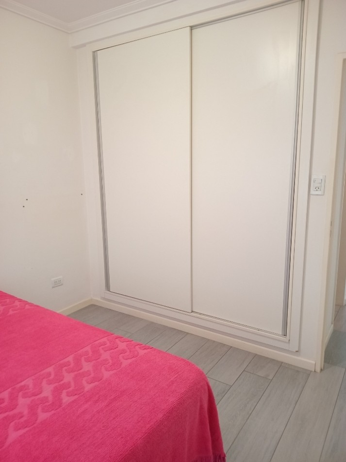 Departamento 3 ambientes a la calle con balcon corrido. 