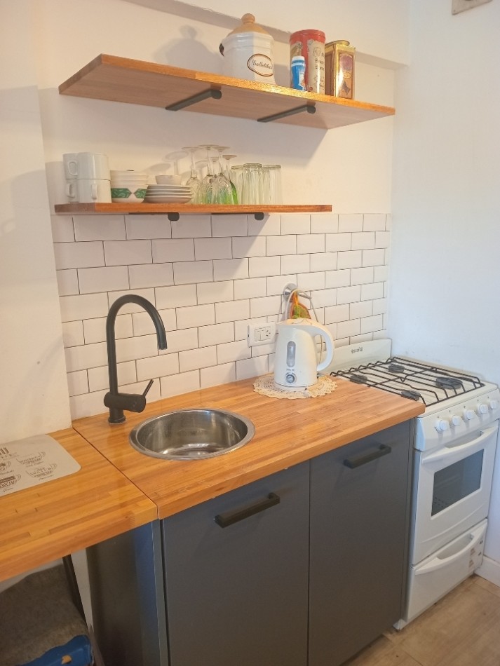 Departamento 1 ambiente reciclado frente al shopping Aldrey 