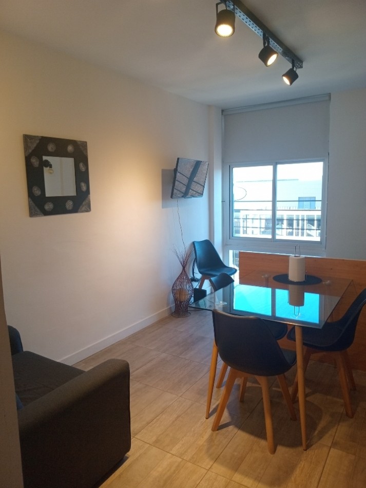 Departamento 1 ambiente reciclado frente al shopping Aldrey 