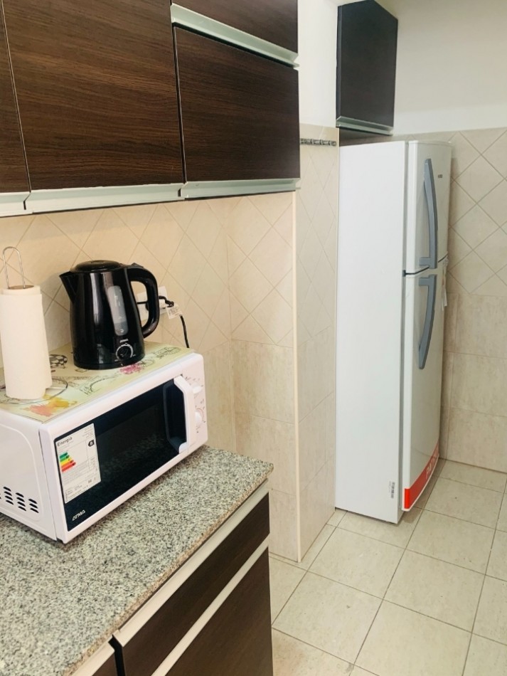 Alquiler por dia un ambiente a la calle para 3 personas. 