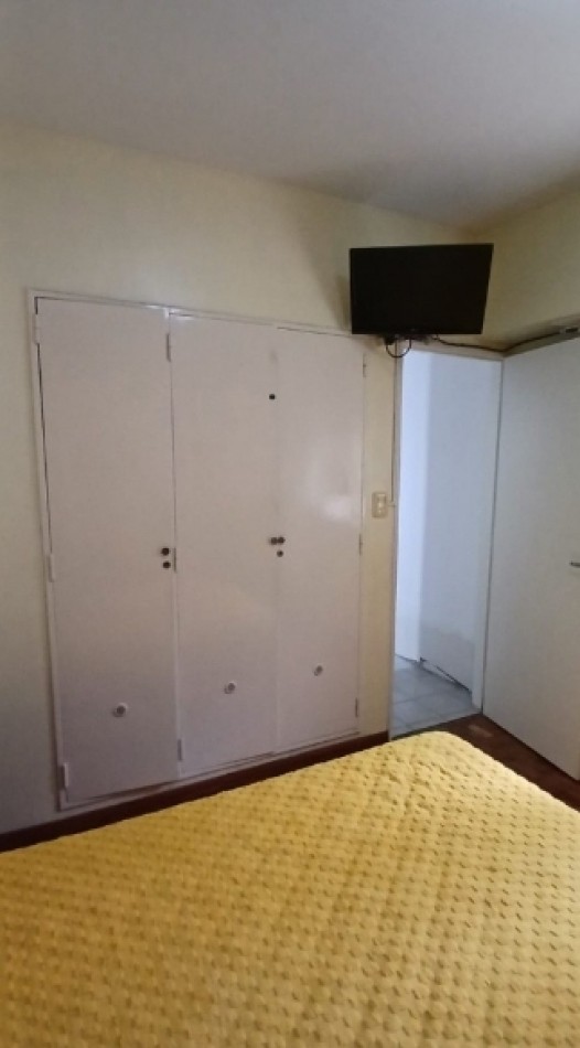 Departamento 2 ambientes con patio Zona Plaza Colon 