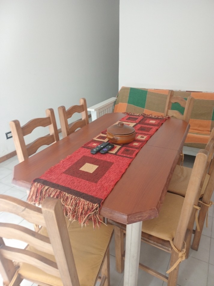 Departamento 2 ambientes con patio Zona Plaza Colon 