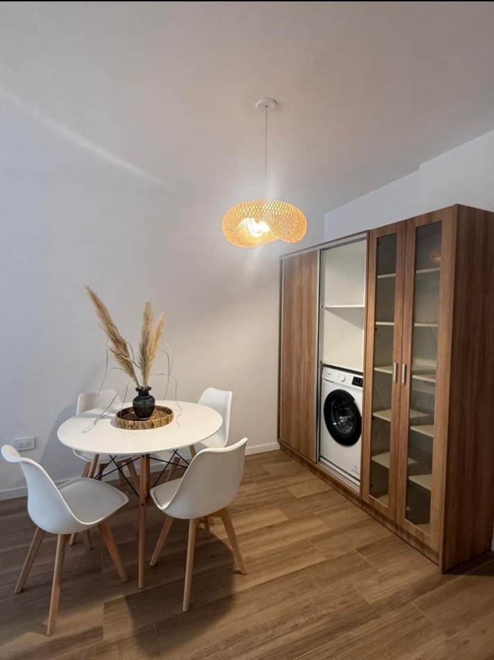 Departamento 2 ambientes reciclado en el centro 