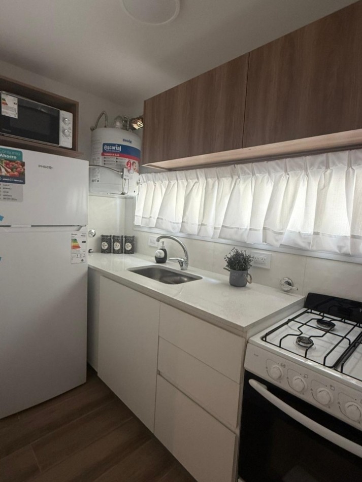 Departamento 2 ambientes reciclado en el centro 