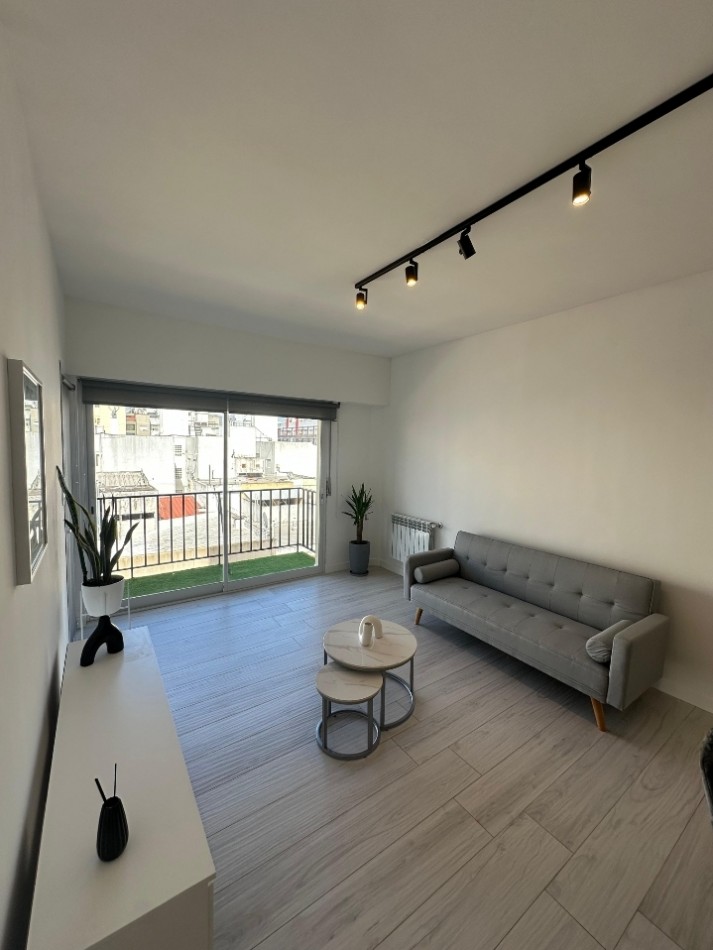 Departamento 4 ambientes con vista lateral al mar 