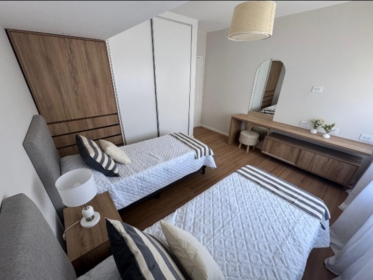 Chalet al frente con garage 