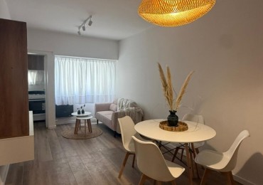 Departamento 2 ambientes reciclado en el centro 